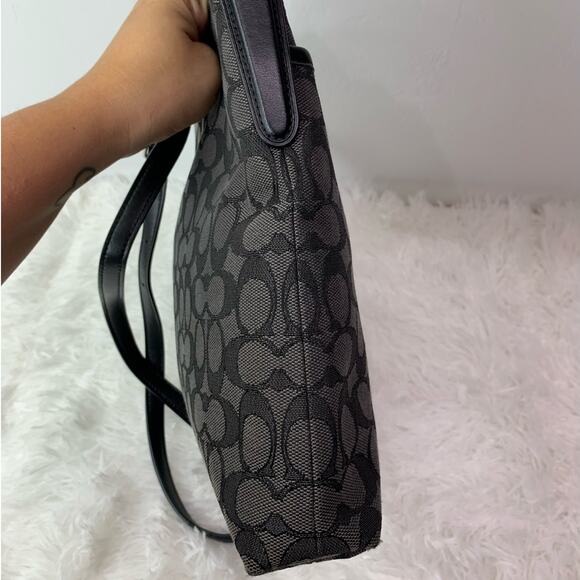 COACH Black and Gray Signature Jacquard Canvas Crossbody - Picture 4 of 13